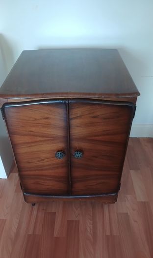 vintage vinyl storage