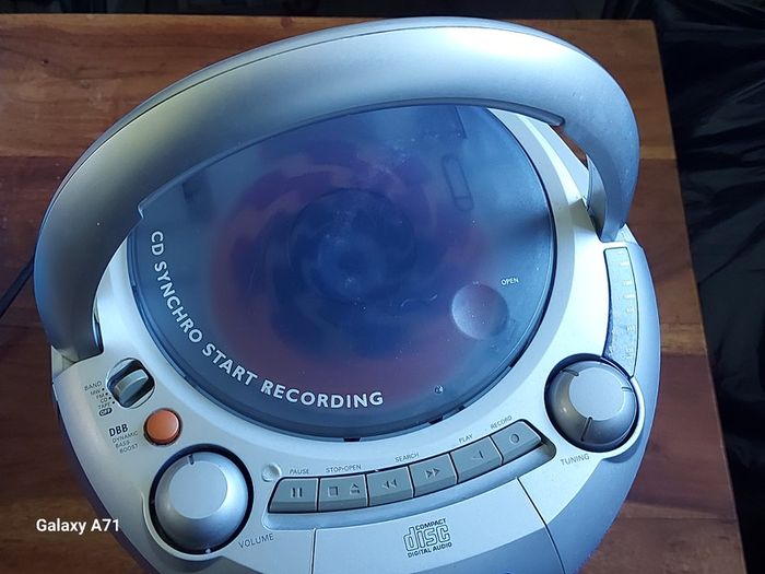 PHILIPS CD Radio Cassette Recorder, Model AZ1120,  in excellent cosmetic condition