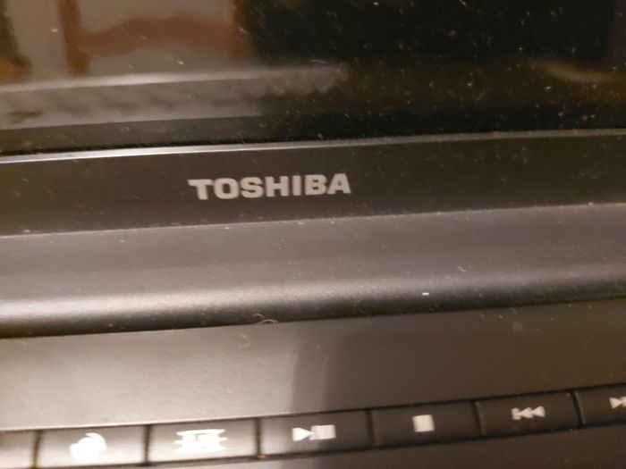 Toshiba Equium P200D-139 Model PSPBNE-004003KS, Windows 7, 2 GB ram, 100GB HDD, Chrome, and VLC for best movie experience