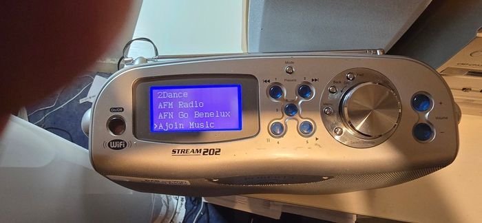 Roberts Stream Stereo WM-202 Silver colour DAB/ FM/ Wi-Fi/ Internet Radio. Great Condition
