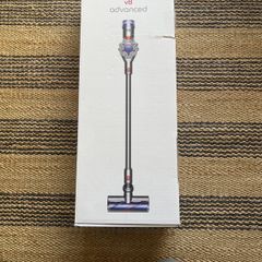 Dyson V8 Advanced - RRP 399