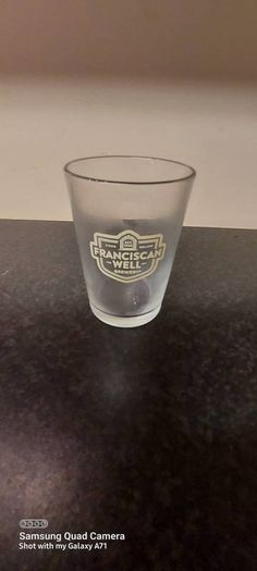 franciscan well cork glass , prefect condition, price includes post to anywhere in Ireland, thank you,or if buyer collects cheaper. Take as is