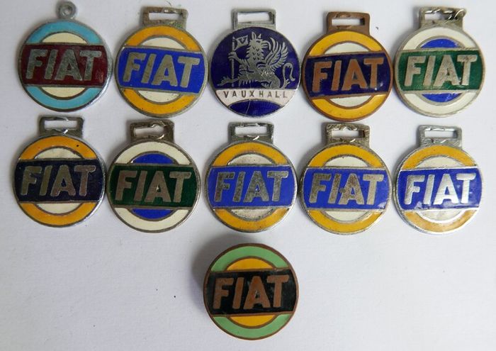 Vintage Collection FIAT Pins badges