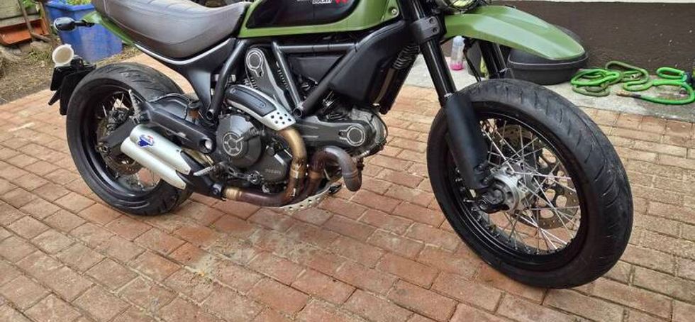 ducati scrambler  ktm690