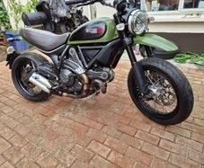 ducati scrambler  ktm690
