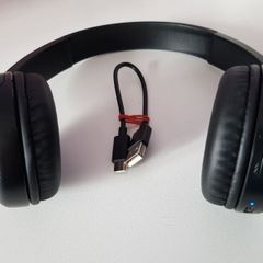 Sony WHCH510 Bluetooth Headphones  Black Very Good Condition
