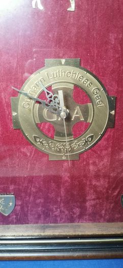 GAA Gaelic Football & Hurling Wall Clock Wood and Brass Irish Sport VGC Working