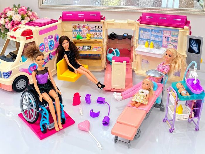 Barbie Medical Ambulance  Hospital Playset  Large Bundle