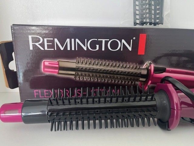 Remington Flexibrush Steam Hair Air blower Styler CB4N.  IMMACULATE. As new.