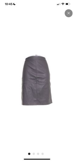 Grey skirt. Size L