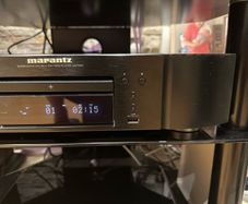 Marantz UD7007 Blu Ray, DVD, CD player- like New condition.