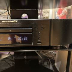 Marantz UD7007 Blu Ray, DVD, CD player- like New condition.