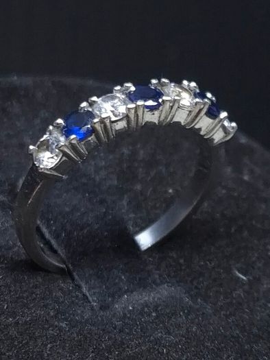 Vintage 9ct White Gold Blue & Clear Stone Eternity Ring  Size 53