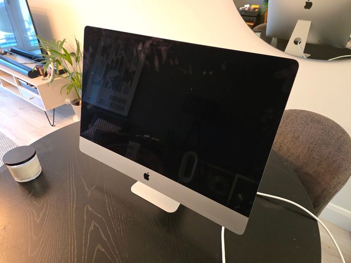 Apple iMac 27" 5K Retina 2020 68GB RAM / 3.1GHz 6-Core i5 / Radeon Pro 5300
