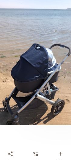 UPPAbaby Vista Navy Bassinet and Stroller Bundle 2015 - 2019 model.