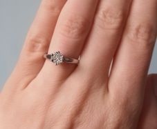 18ct white gold diamond cluster ring - size N