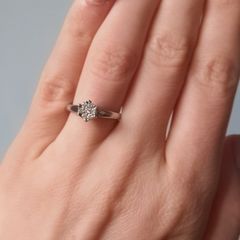 18ct white gold diamond cluster ring - size N
