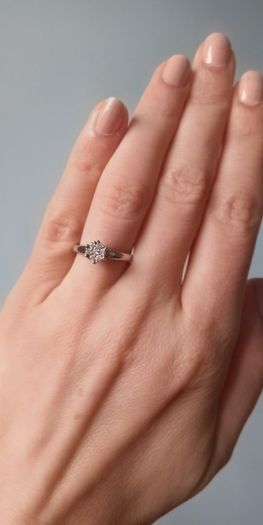 18ct white gold diamond cluster ring - size N