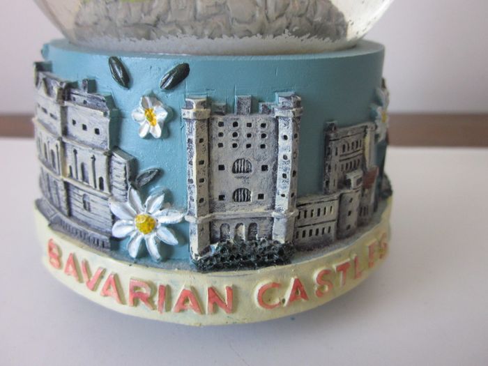 Vintage Musicial Snow Globe Bavarian Castles with Music  Edelweiss