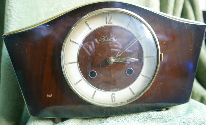 Rare Original Hermle 60s German Mid Century Teak Desk Mantel Chimny Clock By Hermle (the Clock Works Well And Keeps Time)