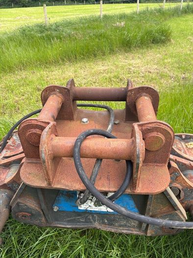 Selector grab /digging bucket