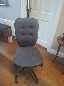 Desk chair