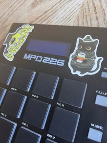 Akai Mpd 226 (MINT -price Drop) - Pro Midi Pad Controller & android/apple adapter worth 25 brand new
