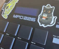 Akai Mpd 226 (MINT -price Drop) - Pro Midi Pad Controller & android/apple adapter worth 25 brand new