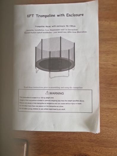 6ft Trampoline with Enclosure