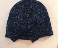 Girls black bow sparkle hat age 2-4 years