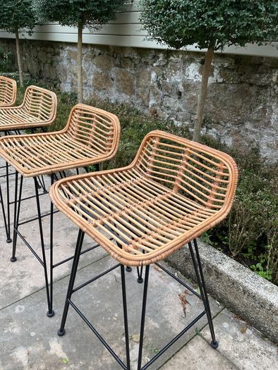 Set of 4 rattan/ bamboo bar stools with metal legs