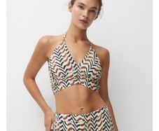 BNWT Pull & Bear Crop Top