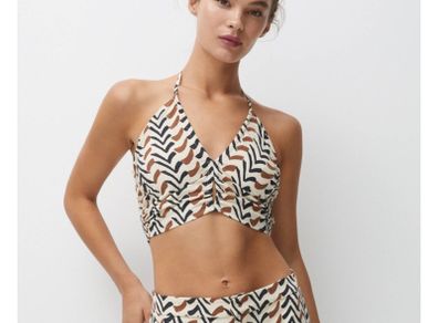 BNWT Pull & Bear Crop Top