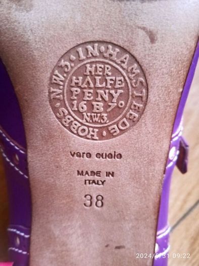 Retro style shoes