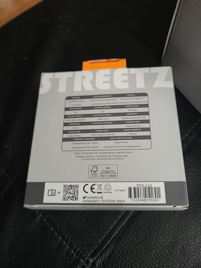 Streetz wireless gaming earbuds with charging case
