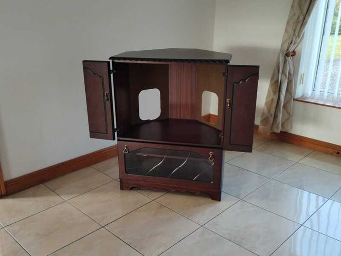 Television Unit - TV Wooden Corner Unit with folding doors & Pull Down Glass Cabinet Door - For Kitchen, Bedroom, Sitting, Lounge, Conservatory / Sun Room etc in your house