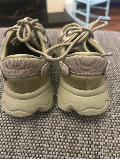 UK 12 Adidas Ozweego Green