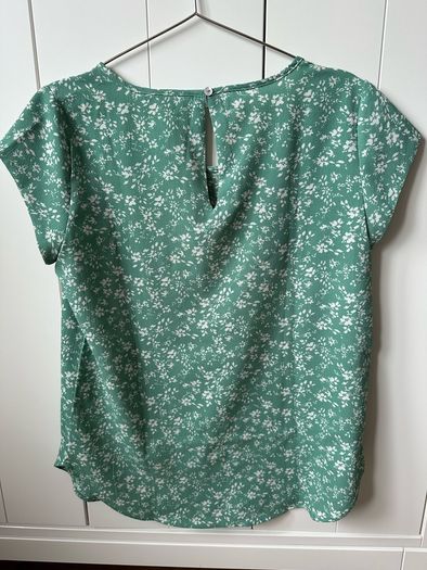 Only women ladies top, t-shirt, like new, immaculate condition, barely used