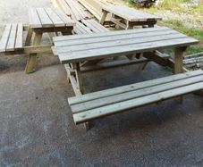 Picnic bench