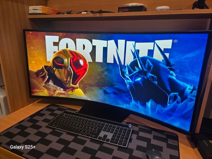 Samsung Odyssey G7 40"