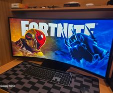Samsung Odyssey G7 40"