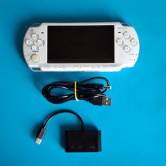 PSP 2004 White (Modded)