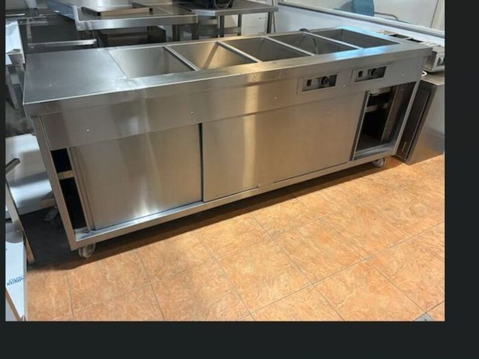 Mobile Bainmarie Hotcupboard 5 Wells