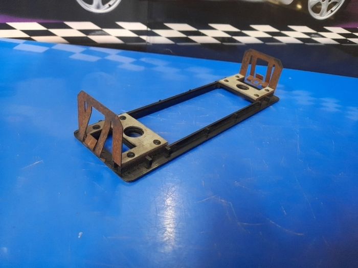 Radio fitting adapter
