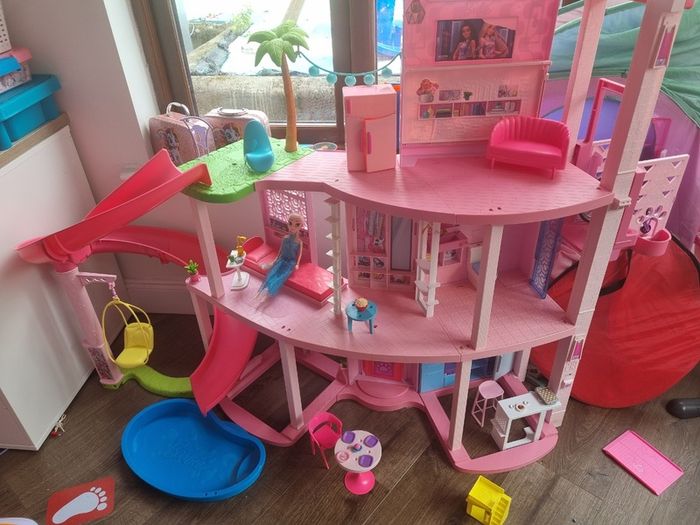 Barbie dreamhouse