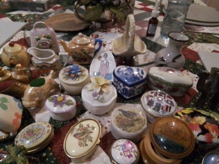 Selection of Vintage Ceramic/Metal Pill Boxes & Other Decorative Items
