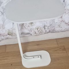 Bed table