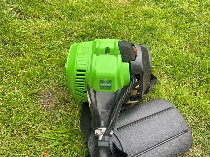 petrol strimmer