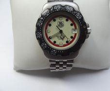 Vintage 1980s TAG Heuer Formula 1 Professional Quartz Midsize Watch 371.513 - Spares or repairs