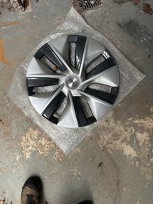 Tesla Y 19' wheel trim